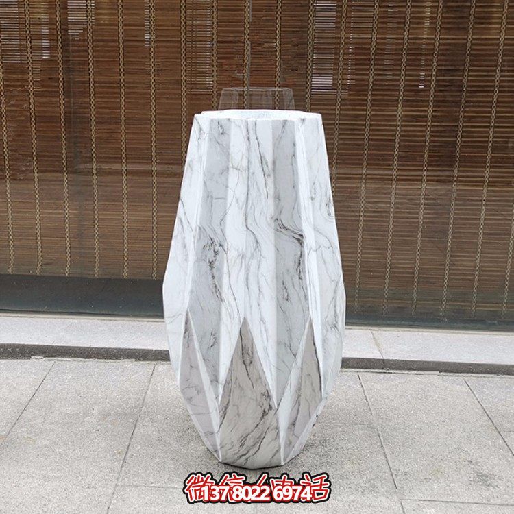 天然大理石雕刻花盆，為酒店裝飾添彩