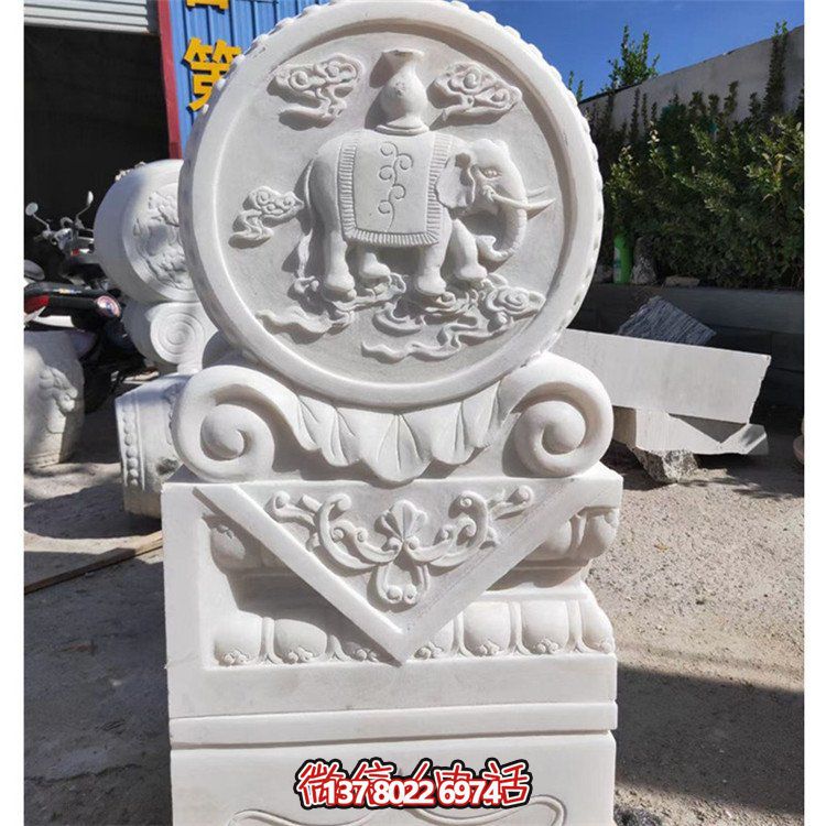 天然石材浮雕太平吉祥抱鼓石，點綴別墅門口