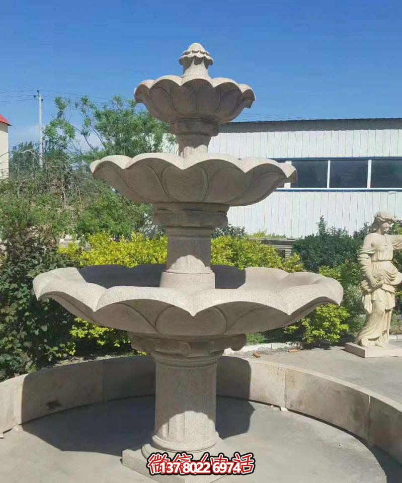 多層噴泉雕塑，裝點工廠區