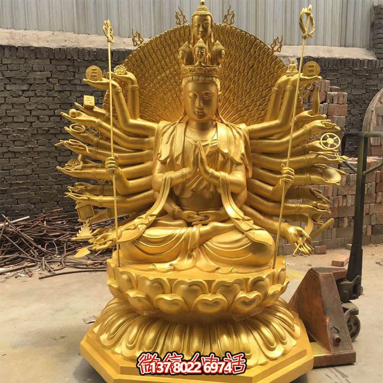 貼金千手觀音雕塑，精美裝飾大型寺廟
