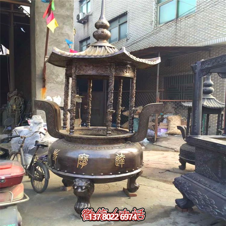 仿古寶蓋圓形香爐，擺放于寺廟、道觀等室內(nèi)