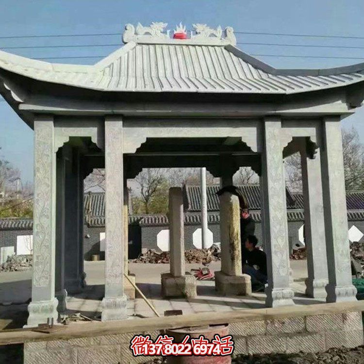 精美大型戶外涼亭，用石雕雕塑裝點大理石美景