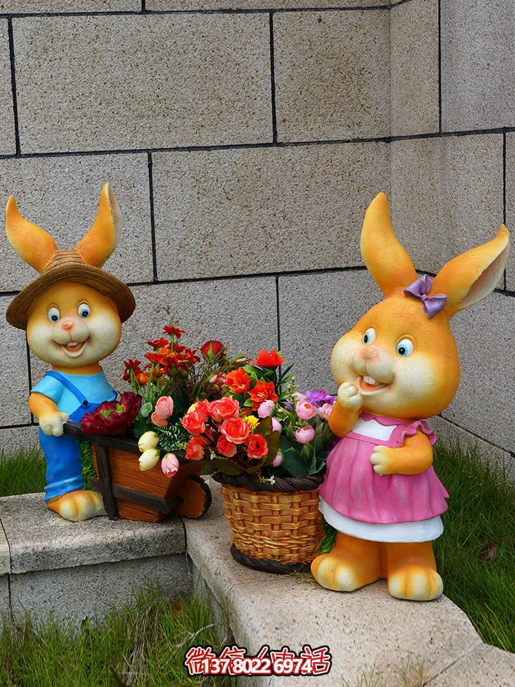 玻璃鋼彩繪只兔子雕塑，為庭院增添精彩