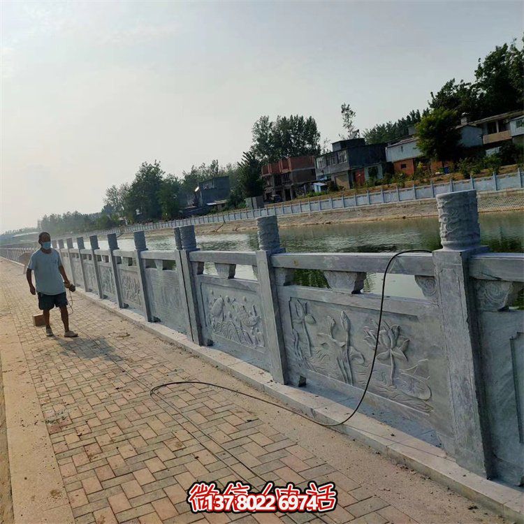 唯美的大理石欄桿雕塑，為園林景觀增添絕美風采