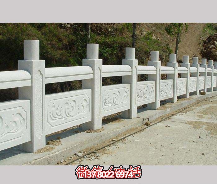 漢白玉欄桿石雕，為景區山道增添美感