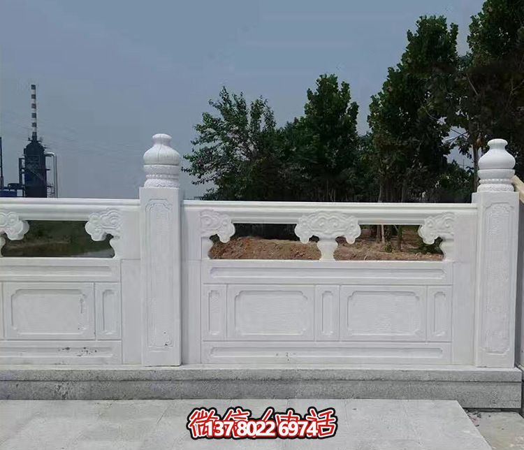 漢白玉鏤空石橋欄桿雕塑，為景區增添精彩