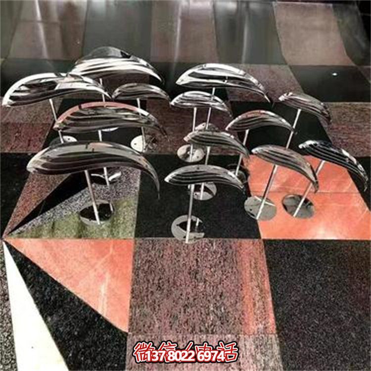 抽象不銹鋼小魚雕塑，點綴水景戶外景觀