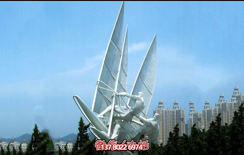 精美別墅鏤空雕塑點(diǎn)綴園林景觀，打造創(chuàng)意帆船