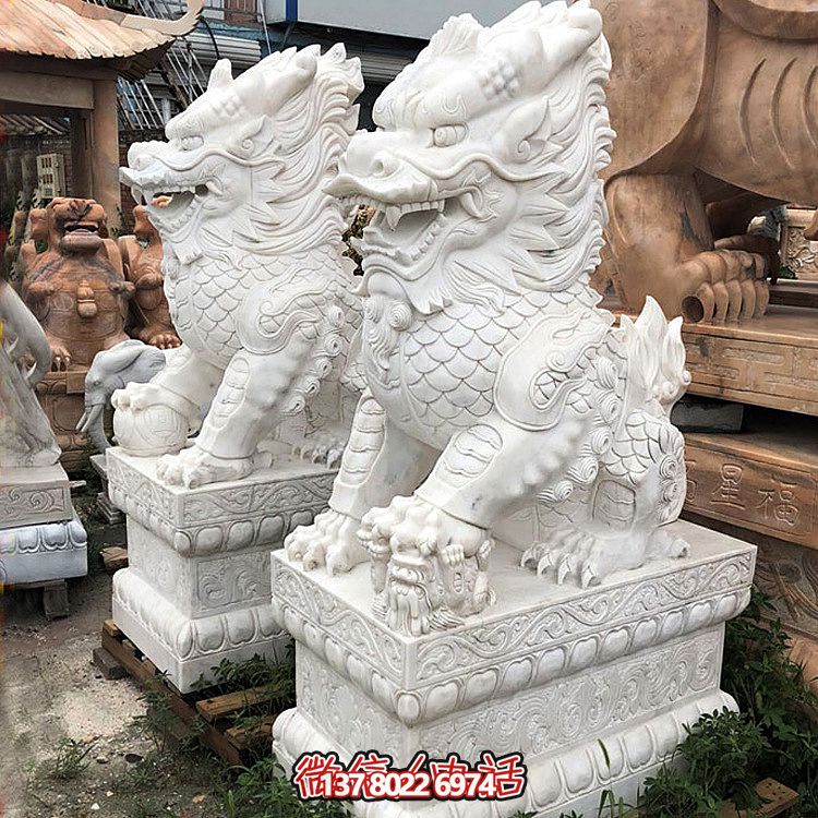 大型漢白玉石雕麒麟雕塑，為您的庭院門口增添獨(dú)特景觀