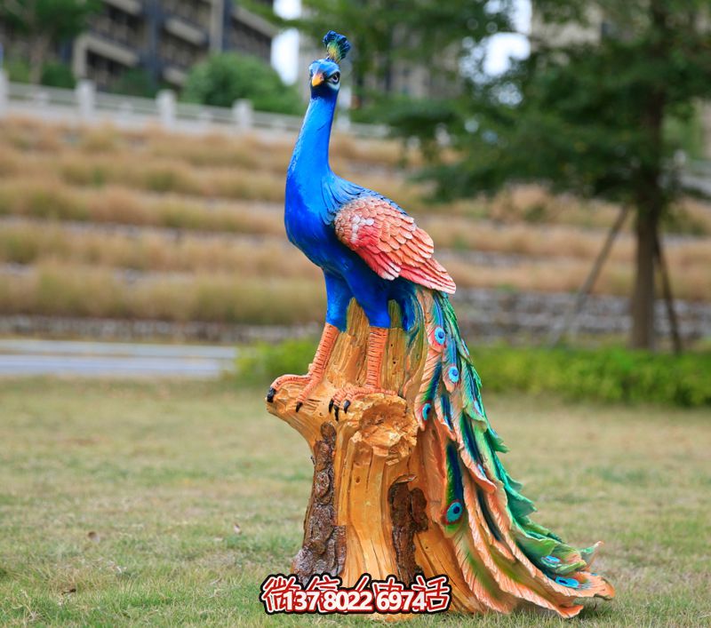 彩繪孔雀玻璃鋼雕塑,為公園街道擺放添彩 彩繪孔雀玻璃鋼雕塑,為公園街道擺放添彩