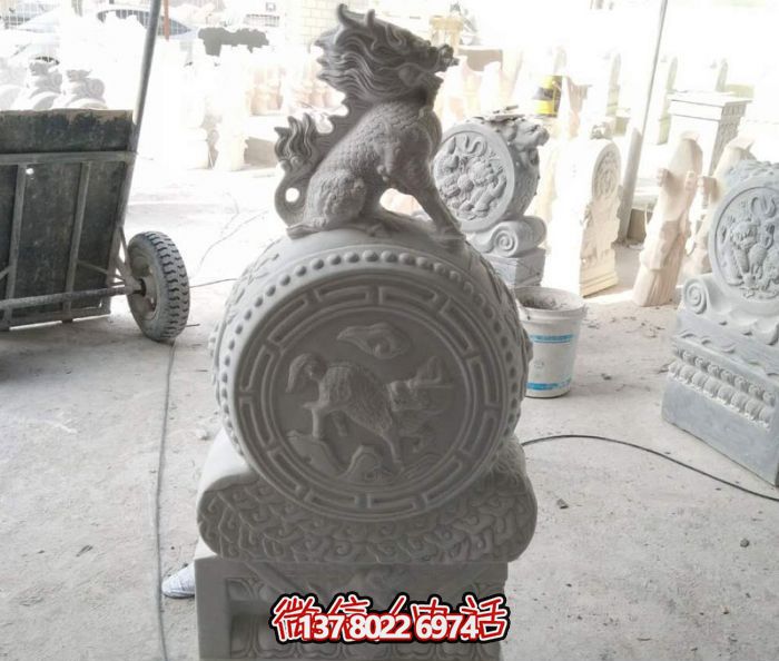 酒店門口創(chuàng)意石雕抱鼓石上面的麒麟雕塑 酒店門口創(chuàng)意石雕抱鼓石上面的麒麟雕塑