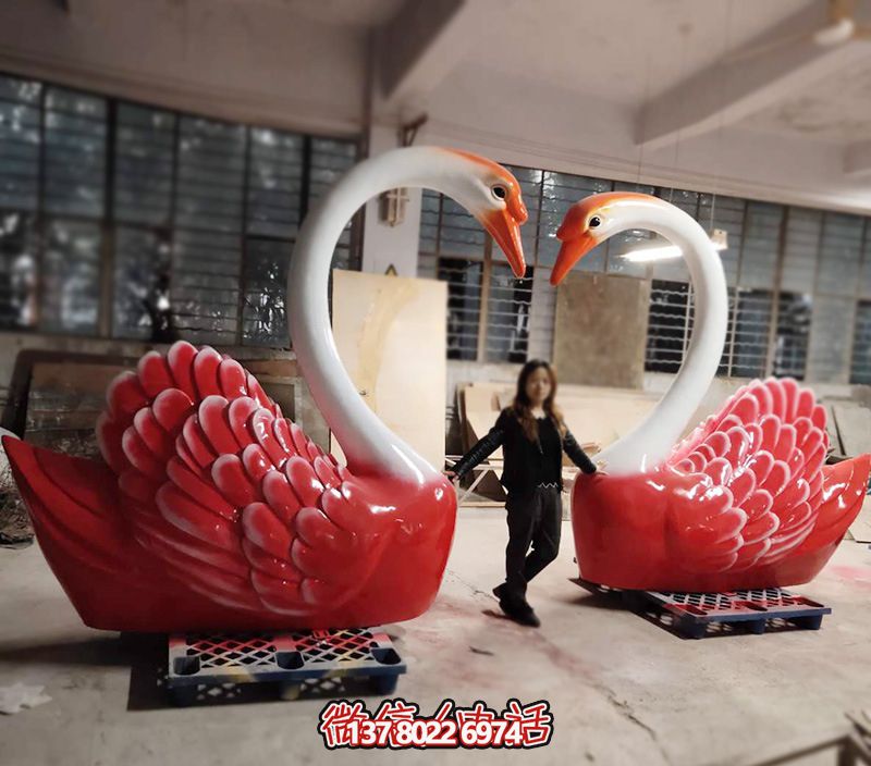 商場(chǎng)創(chuàng)意玻璃鋼彩繪愛(ài)心天鵝雕塑 商場(chǎng)創(chuàng)意玻璃鋼彩繪愛(ài)心天鵝雕塑